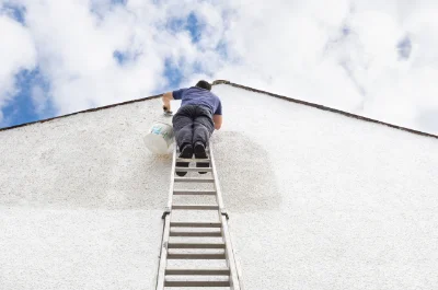 Peinture extérieure à Montflours — façades et ravalement
