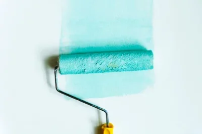 Peinture intérieure à Montflours — murs, plafonds et boiseries